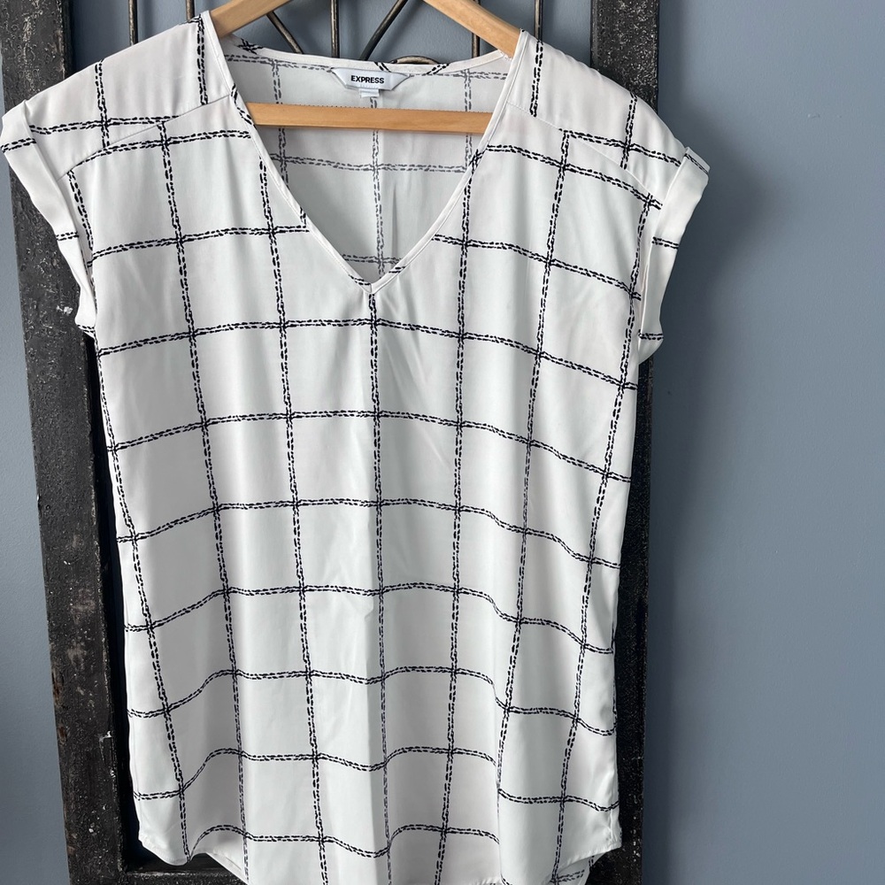 Express Black and White Grid Pattern Blouse